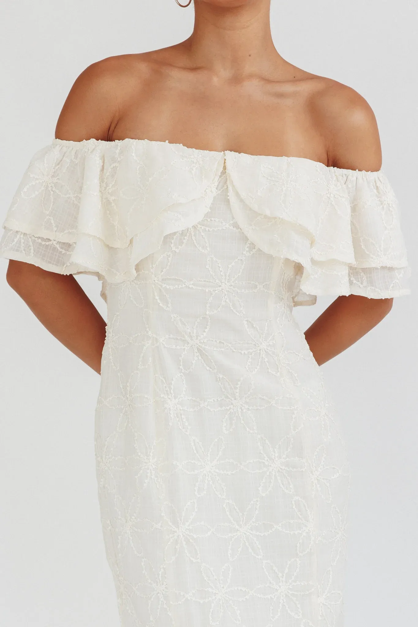 Beauty Within On-Off-Shoulder Maxi Dress Cream