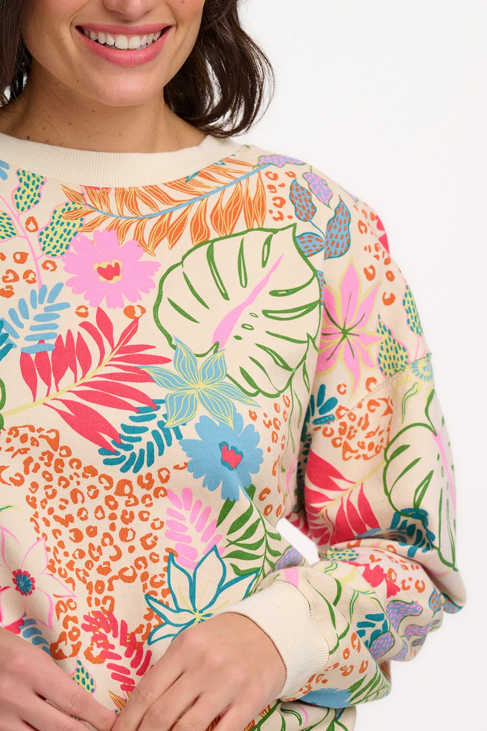 Eadie Relaxed Sweatshirt - Off-White/Multi. Painted Jungle