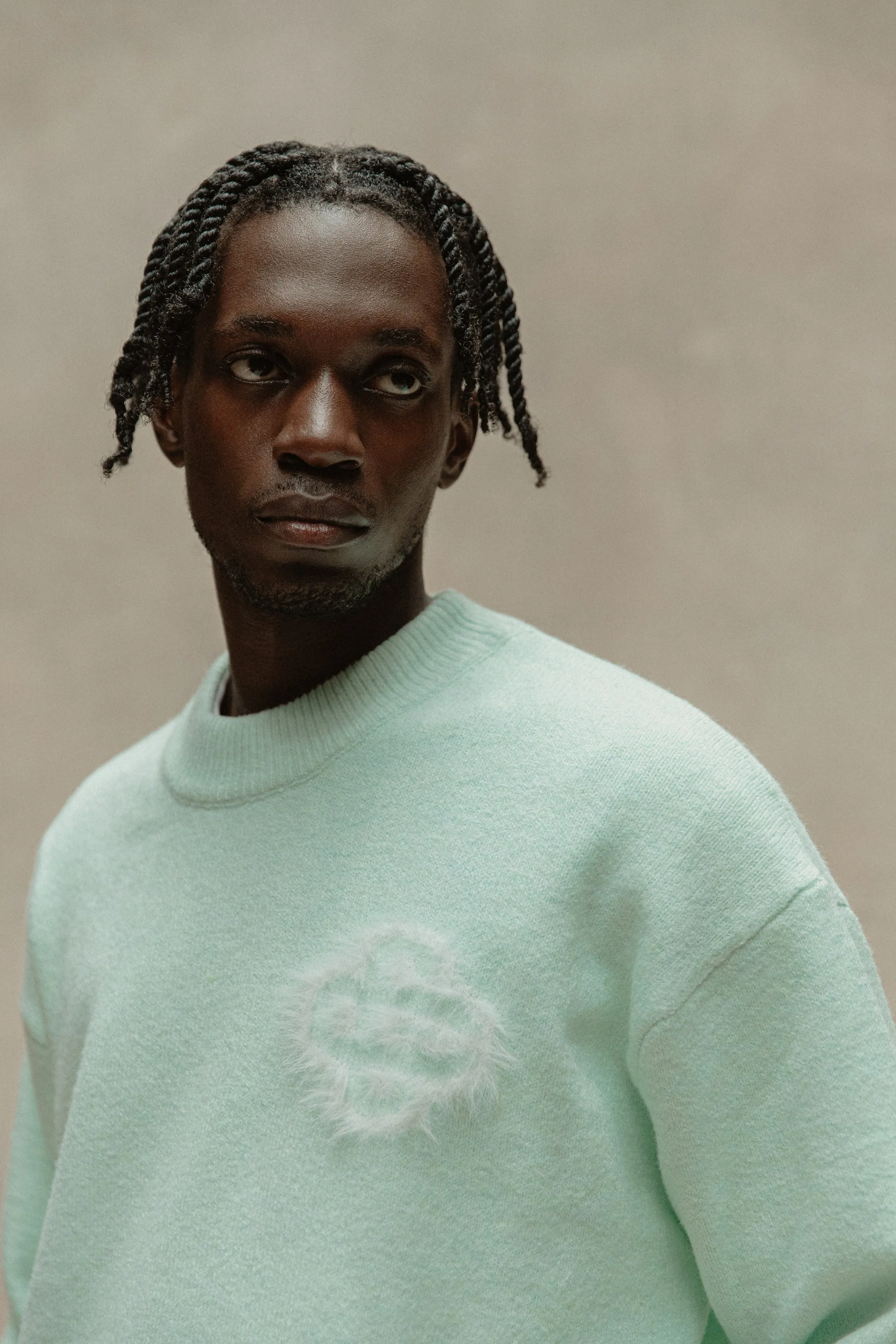 FLUFFY EMBLEM KNITTED CREW - MINT