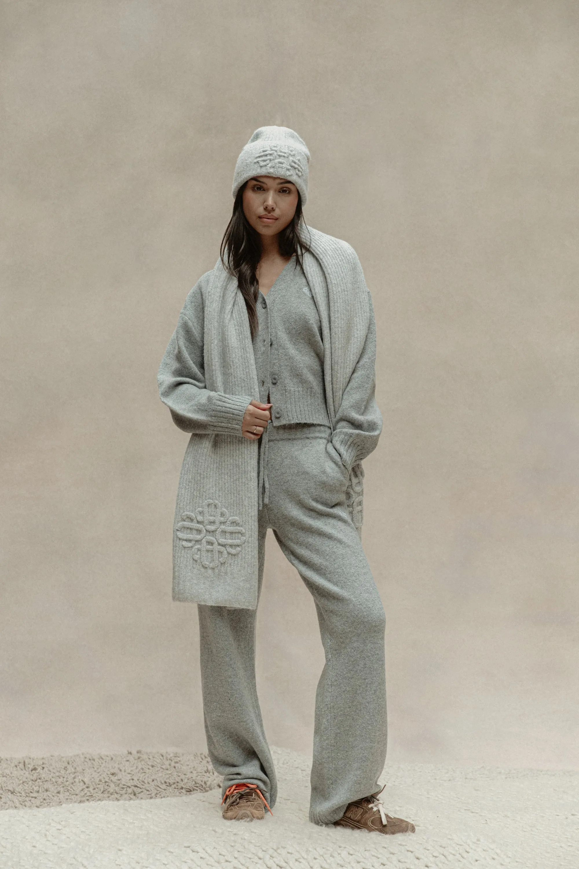 FLUFFY KNIT EMBLEM EMBROIDERED CARDIGAN - GREY MARL