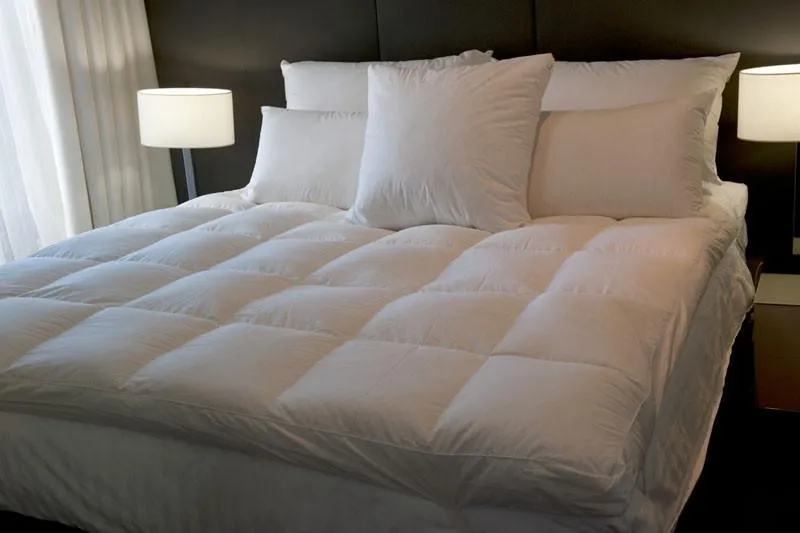 King Size Mattress Topper 95% White Premium Polish Mother Goose down