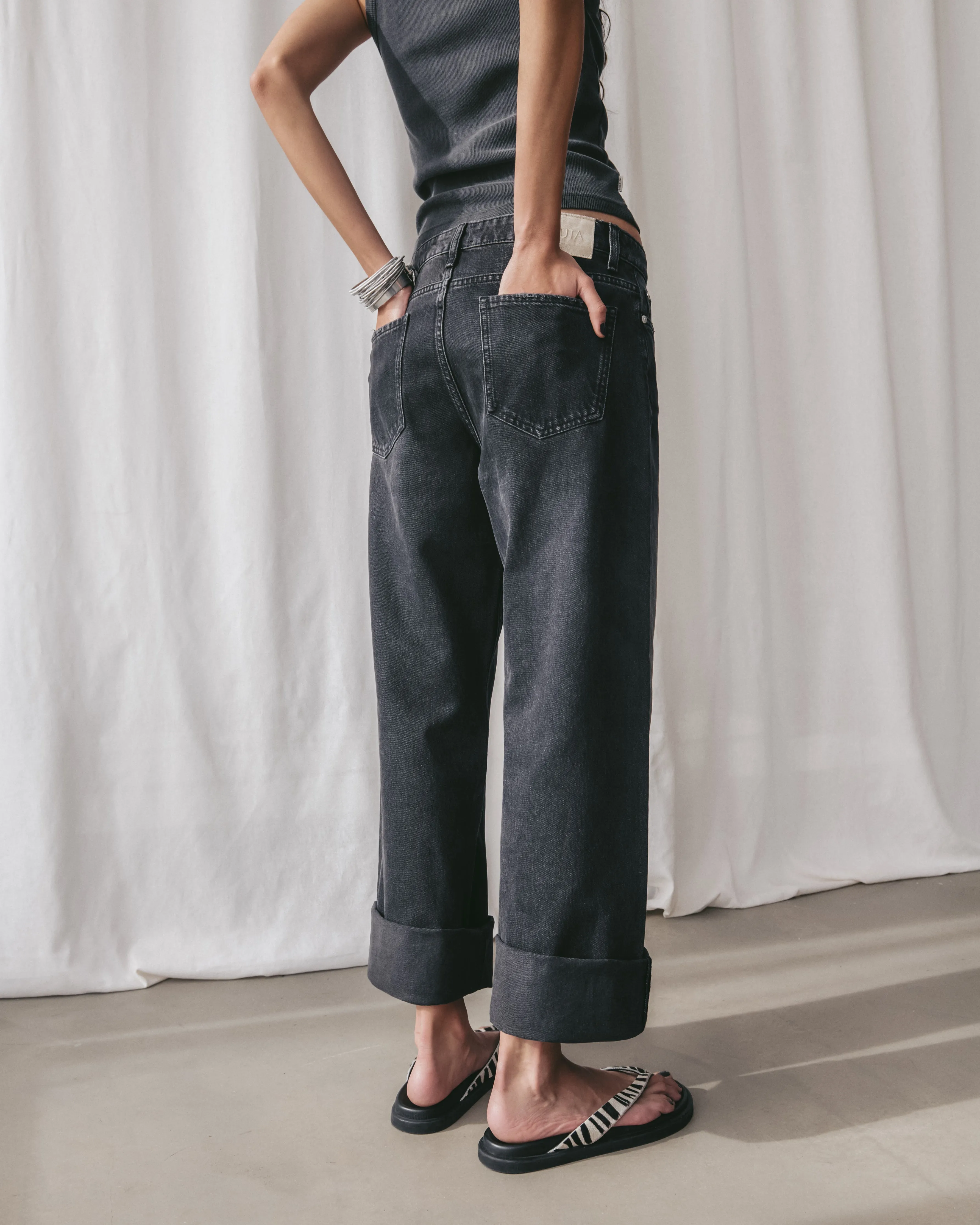 The Black Baggy Jeans