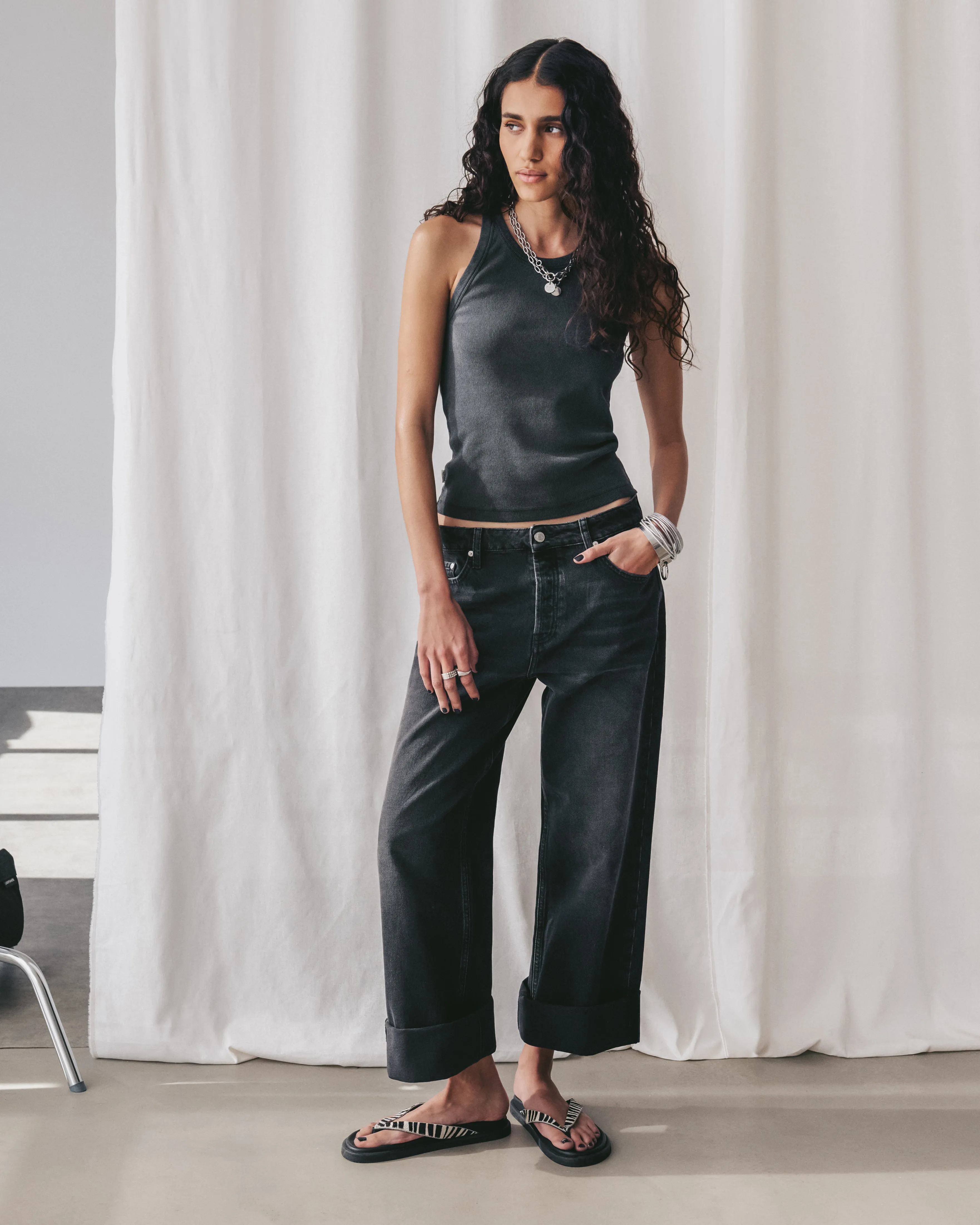 The Black Baggy Jeans